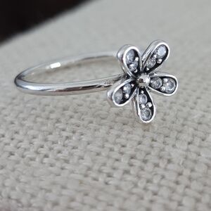 Pandora Dazzling Daisy